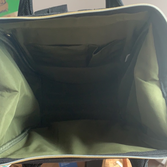 Black wide opening backpack - Picture 3 of 3